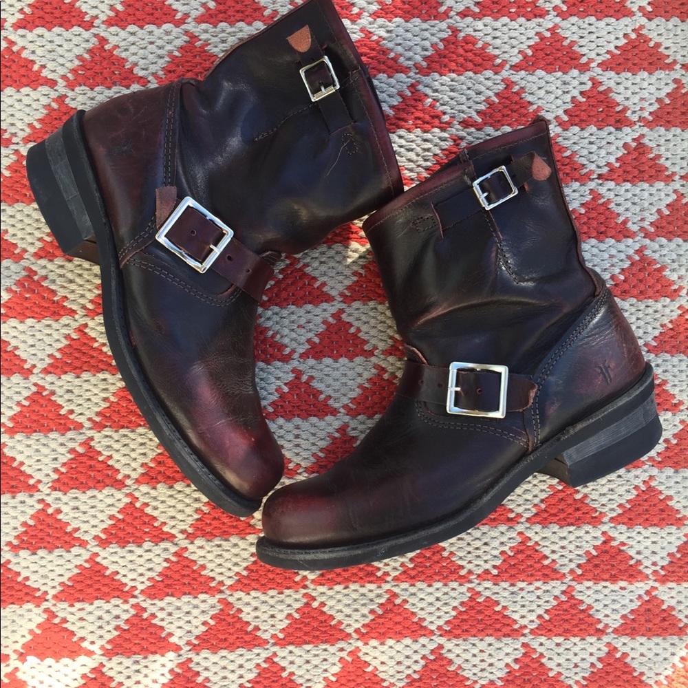 Frye Women’s Engineer 8R Leather boots